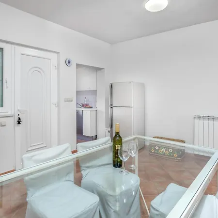 Amazing In Barbat With Kitchen Casa de Férias *