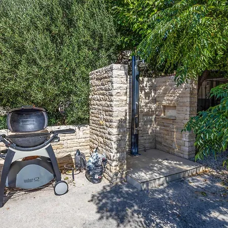 Amazing In Barbat With Kitchen * Barbat na Rabu