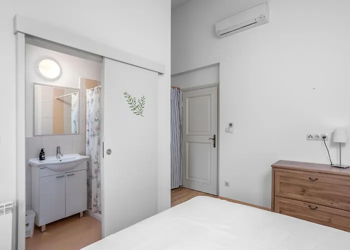 Ferienhaus Amazing In Barbat With Kitchen Barbat na Rabu