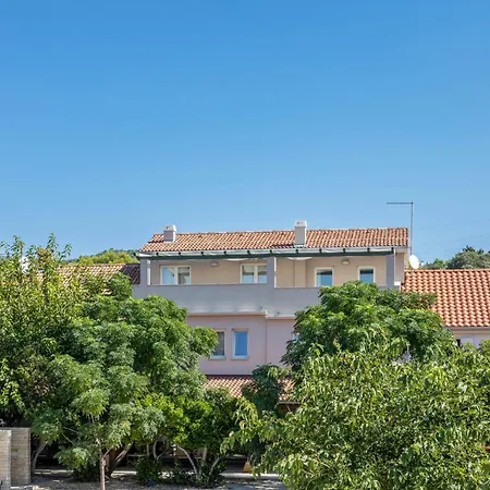 Casa vacanze Amazing In Barbat With Kitchen