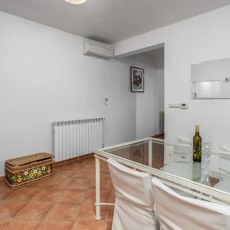 Amazing In Barbat With Kitchen Barbat na Rabu