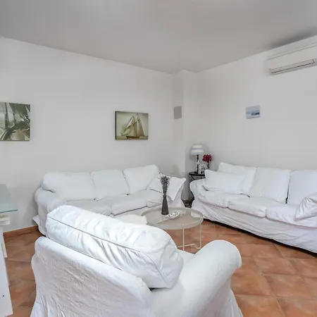 Amazing In Barbat With Kitchen *